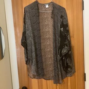 Beautiful NWOT kimono